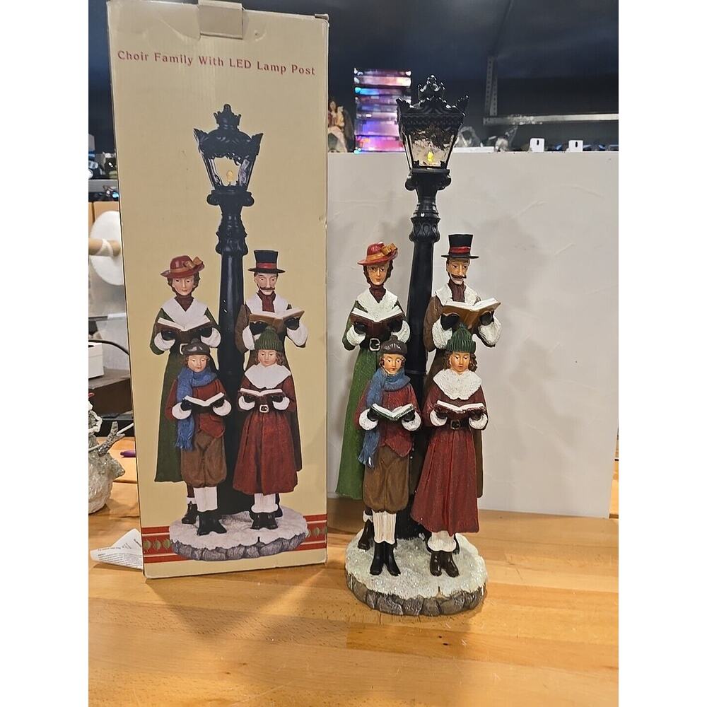 24" CHRISTMAS CAROLERS WITH LED LAMP POST WITH BOX BEAUTIFUL!!!